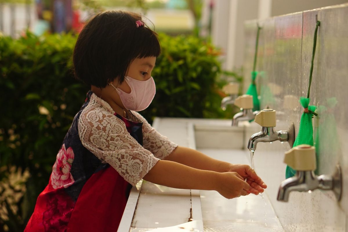 Mengajari cuci tangan bisa bantu mencerdaskan anak