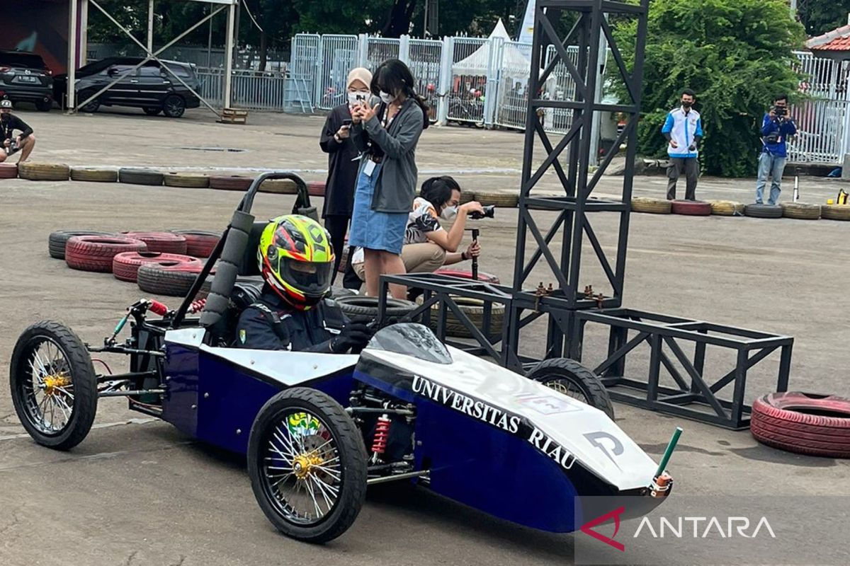 Mobil elektrik Narasinga UNRI raih juara pada IIMS FRESC 2022 di Jakarta