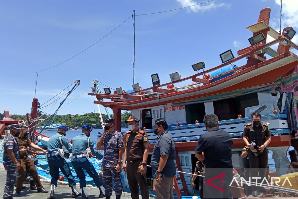 TNI AL serahkan kapal ikan tanpa izin ke Kejaksaan Sabang