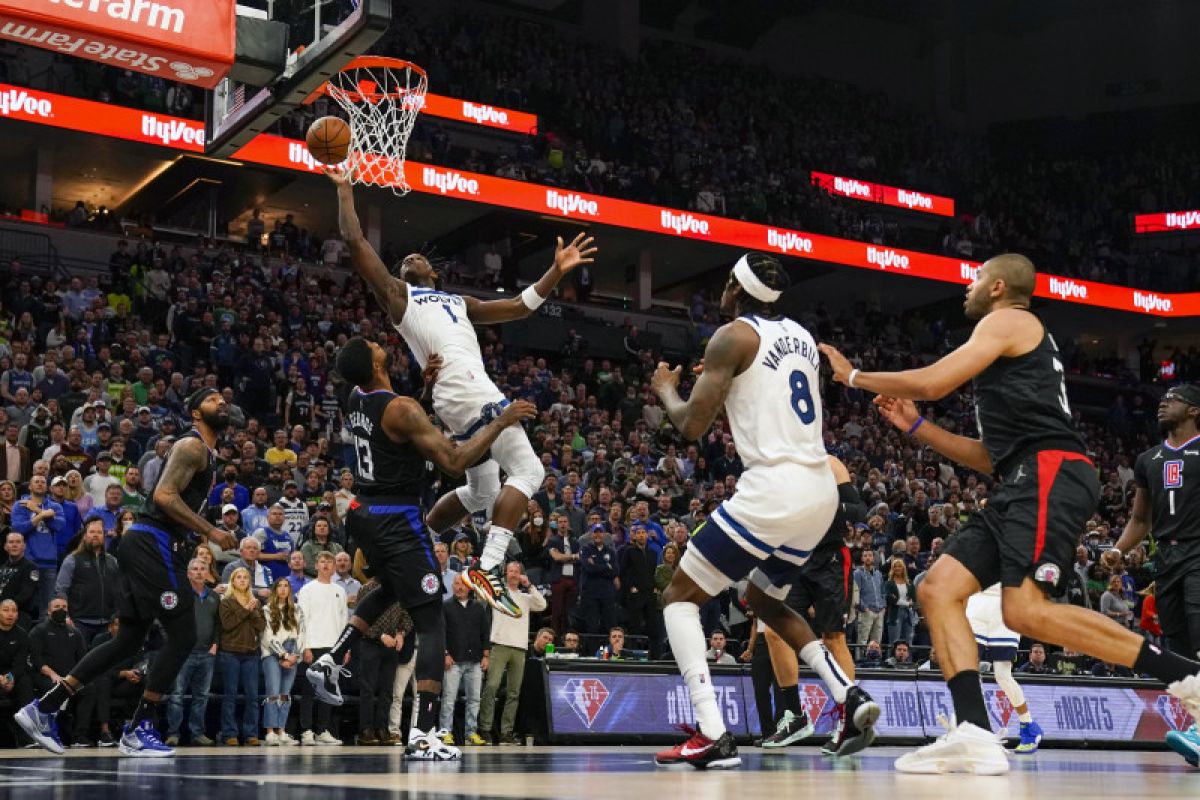 Hempaskan Clippers 109-104, Timberwolves melenggang ke playoff NBA