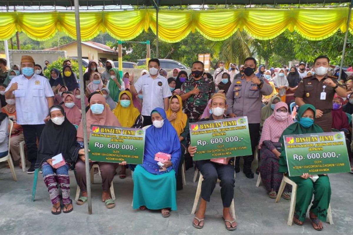 20 ribu warga Bone Bolango terima bantuan tunai