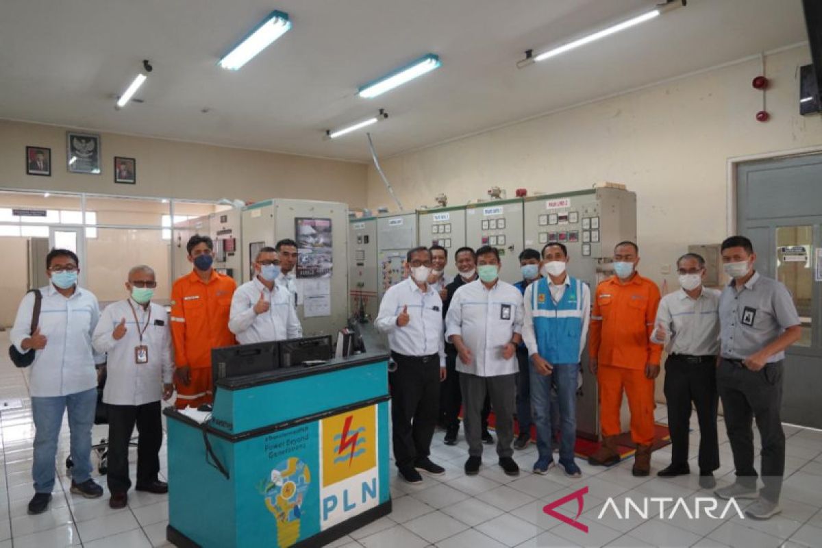 Komitmen tingkatkan layanan, EVP distribusi PLN Regsumkal Sambangi PLN Sumbar