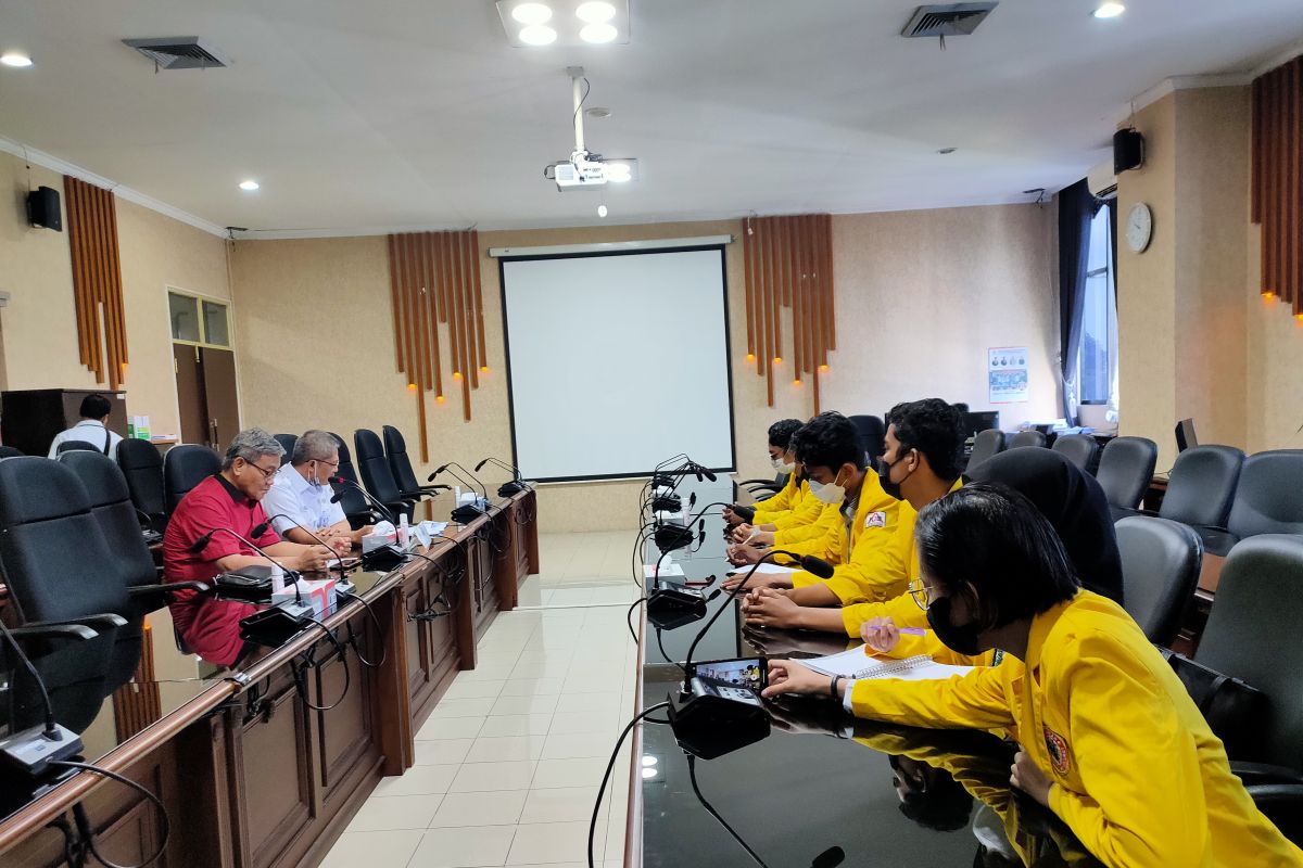 Dewan Kalsel optimistis beberapa kebutuhan pokok cukup hadapi lebaran