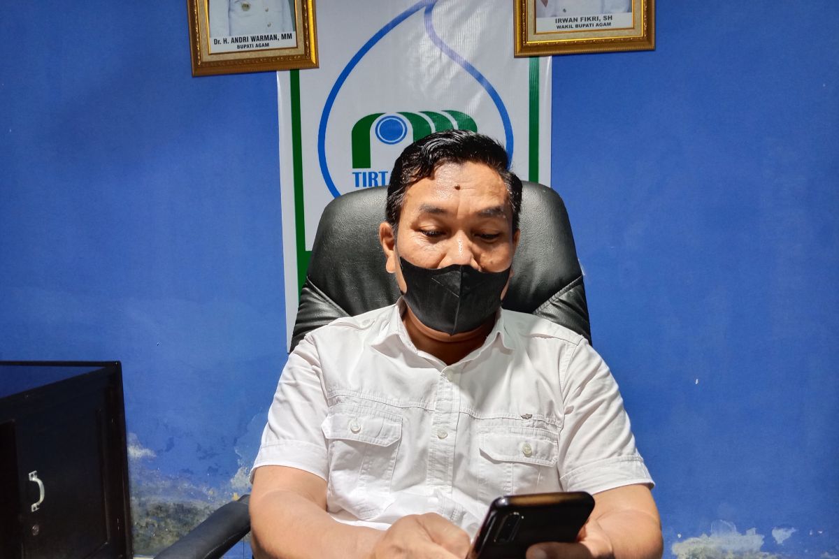 Jaringan bocor, pendistribusian air PDAM Tirta Antokan Agam terganggu