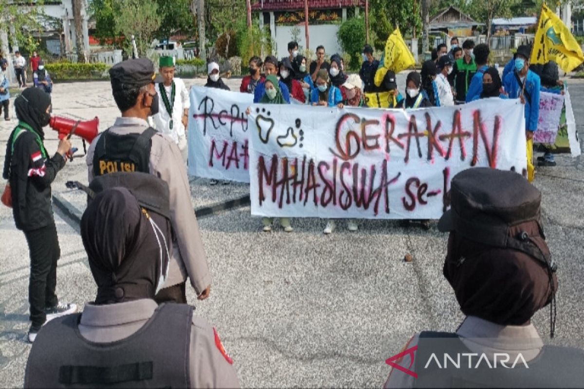 Demo ke DPRD Kotim mahasiswa soroti infrastruktur dan lonjakan kebutuhan pokok