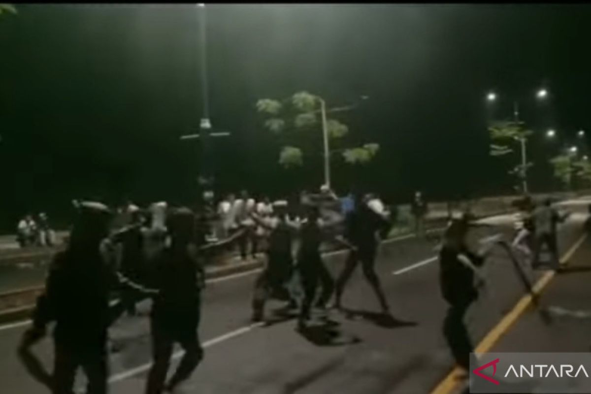 Tawuran pakai sarung, 12 remaja tanggung di Meranti diamankan polisi