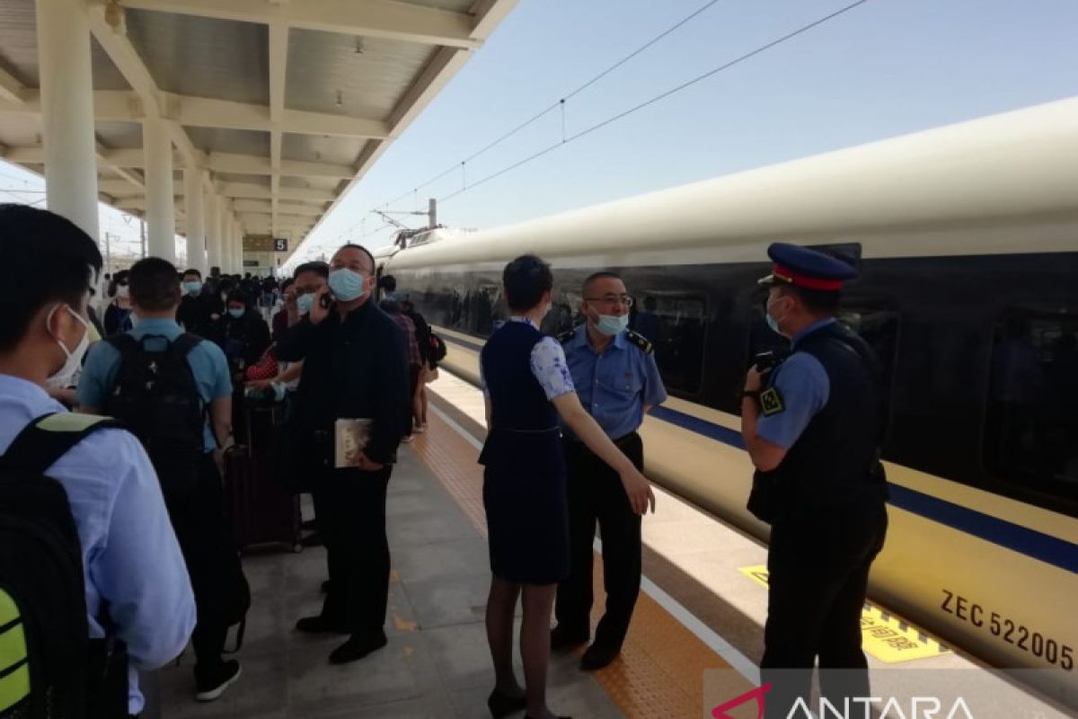 Kereta api China terpukul lonjakan kasus Omicron
