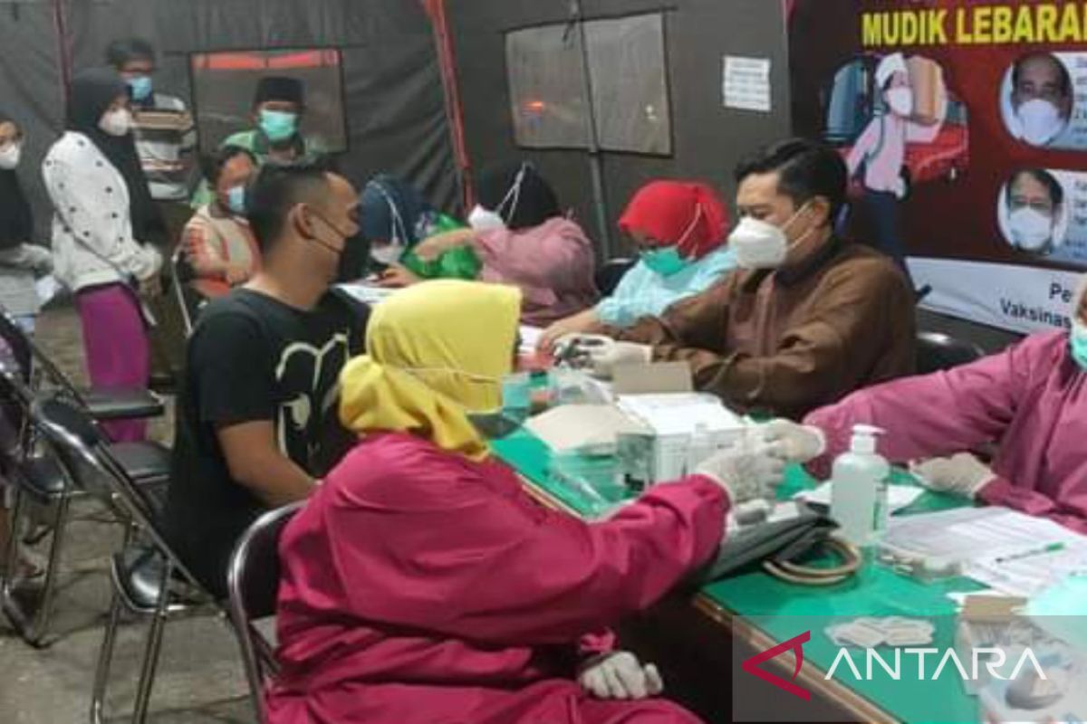 Gerai vaksin Ramadhan di Pamekasan diserbu warga