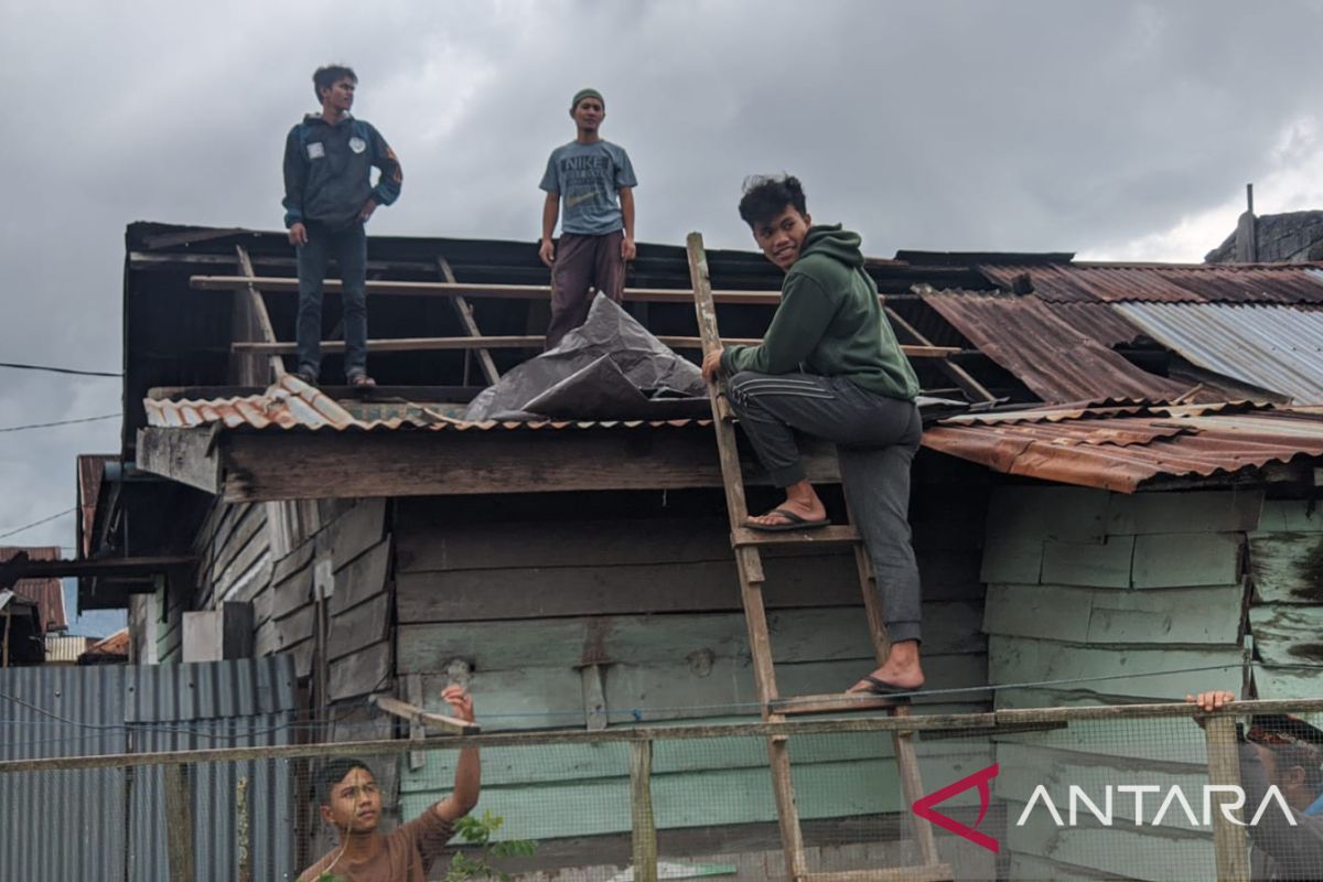 11 unit rumah warga Aceh rusak diterjang puting beliung