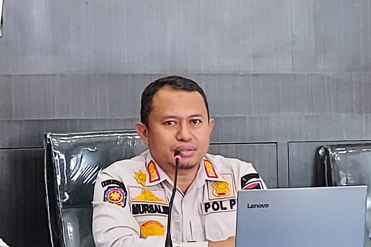 Satpol PP Padang tegur 10 pemilik rumah makan karena buka siang hari