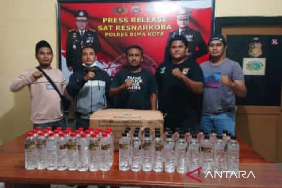 Polres Bima Kota sita puluhan botol arak Bali