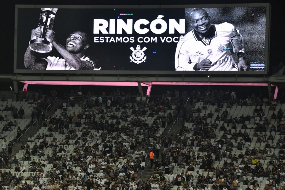 Mantan kapten timnas Kolombia Freddy Rincon meninggal dunia