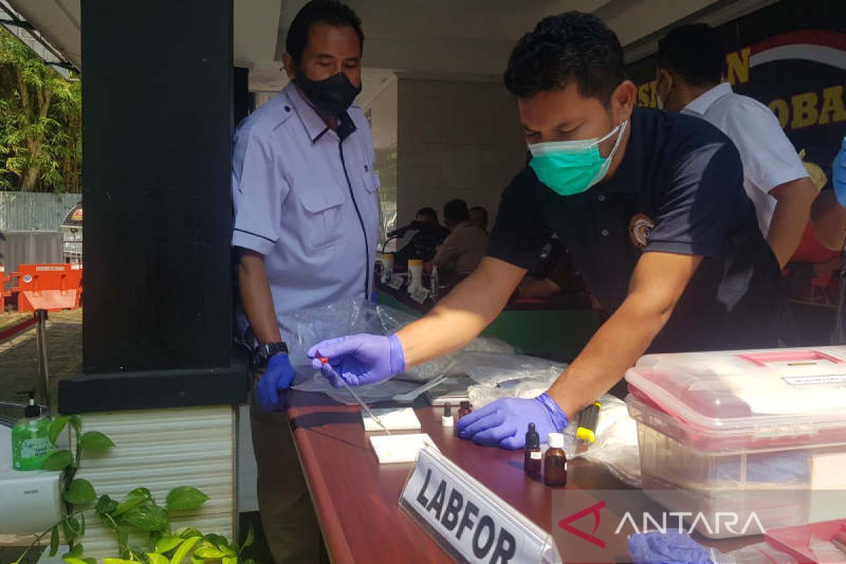 20 kg ganja dan 4 kg sabu hasil penindakan Polda Jateng dimusnahkan