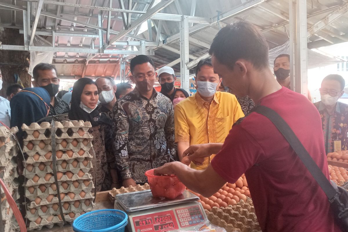 11 ribu ton minyak goreng curah siap dikucurkan di Banten