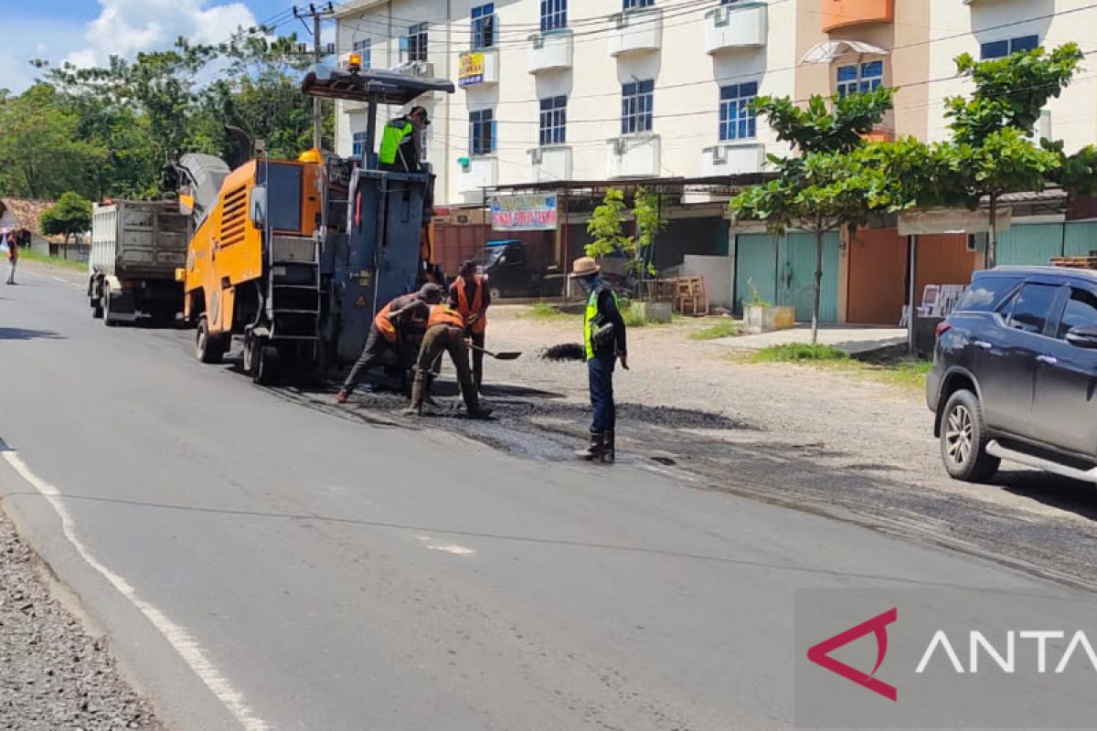 Jelang mudik Lebaran Jalan Lintas Sumatera diperbaiki
