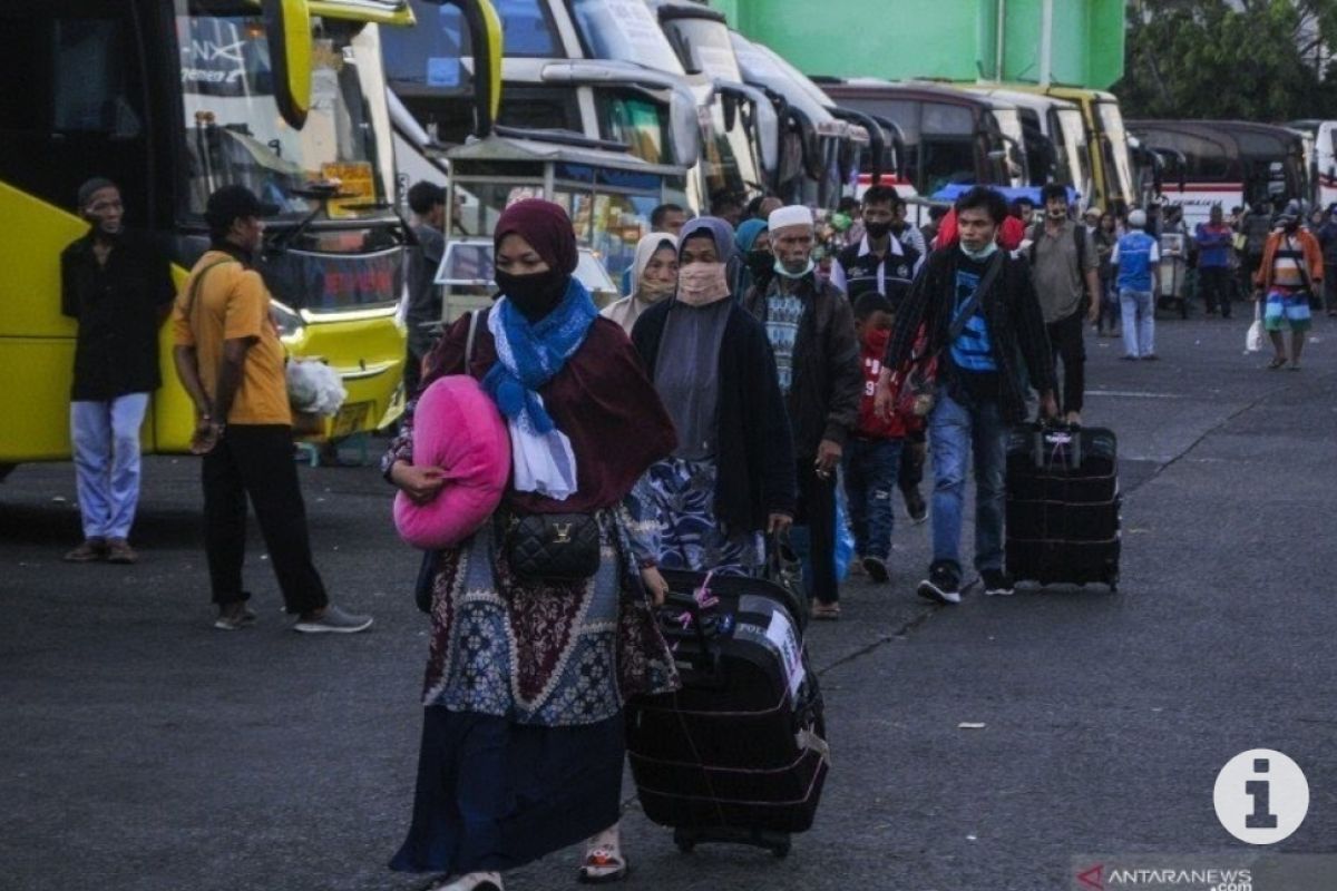 Peneliti: Pemda berperan penting pada literasi vaksinasi bagi pemudik