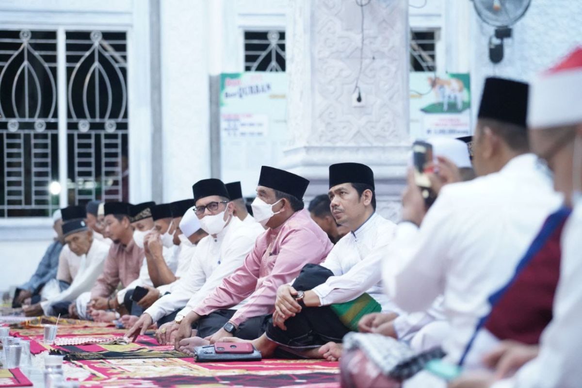 Galeri Foto - Melihat agenda Wagubri saat Safari Ramadhan di Inhil-Inhu