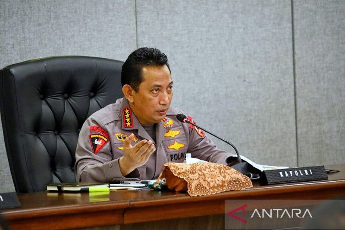 Kapolri rotasi 215 perwira dalam rangka naik jabatan dan pensiun