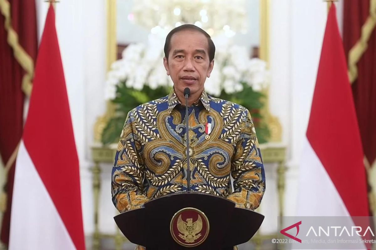 Presiden Joko Widodo pastikan pemberian THR dan gaji ke-13 bagi PNS