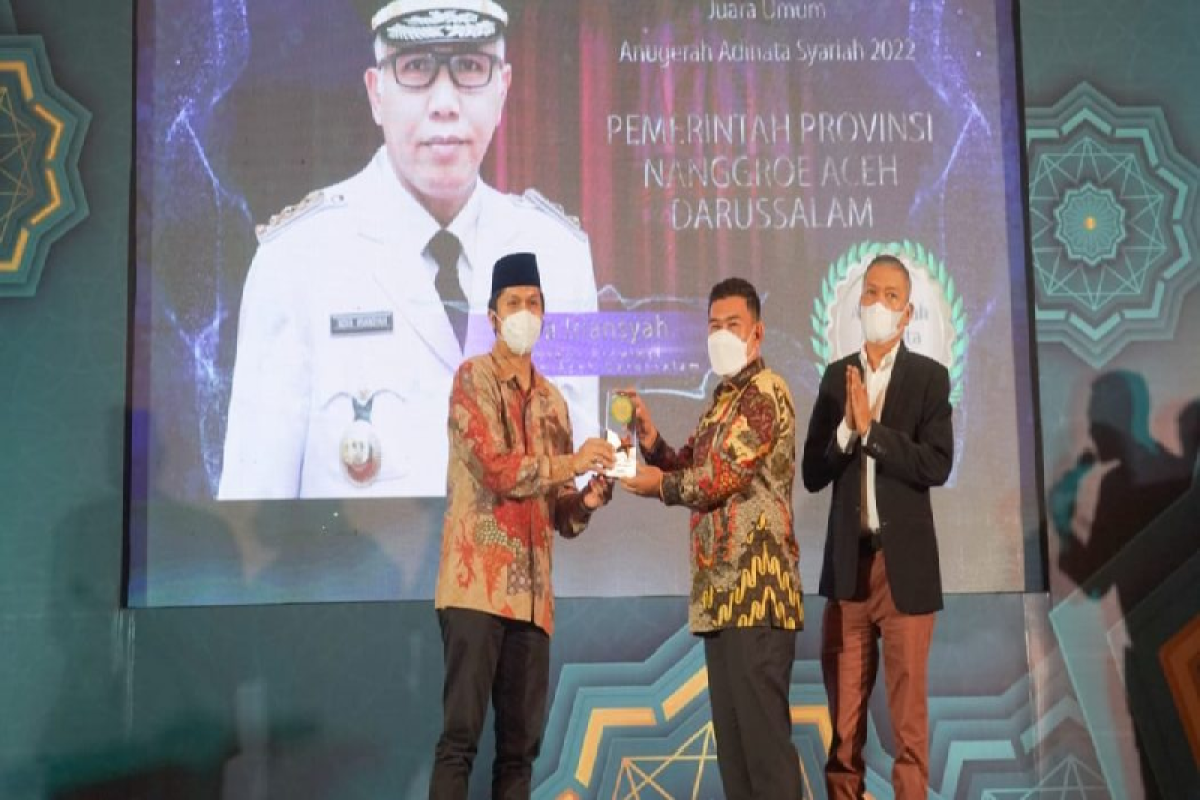 Pemerintah Aceh juara umum anugerah Adinata syariah 2022