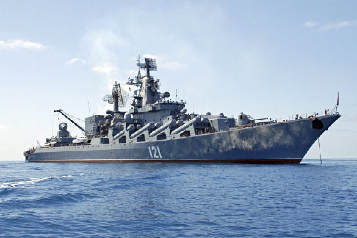Kapal jelajah Rusia Moskva tenggelam usai alami kerusakan parah