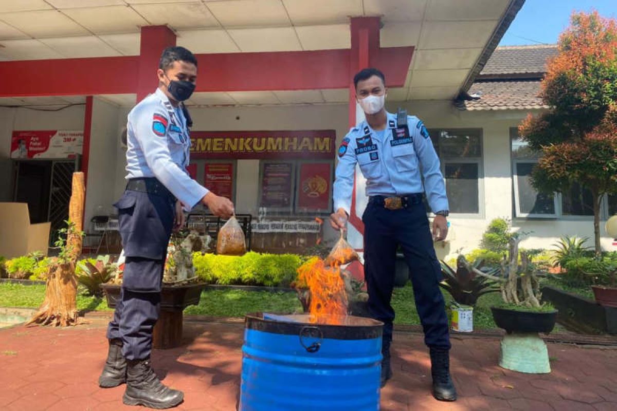 Penyelundupan makanan bercampur pil koplo di Lapas Semarang digagalkan