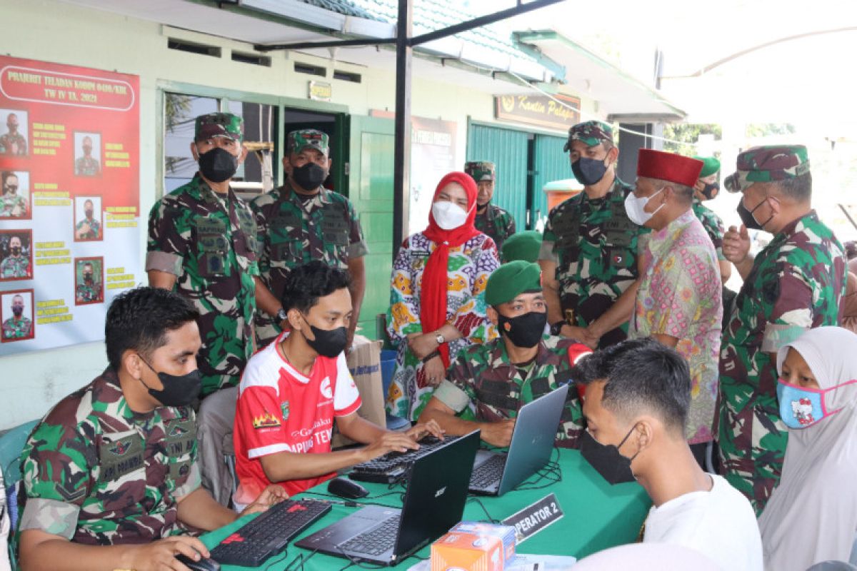 Aster Panglima TNI tinjau penyaluran BT-PKLWN di Kodim 0410/KBL