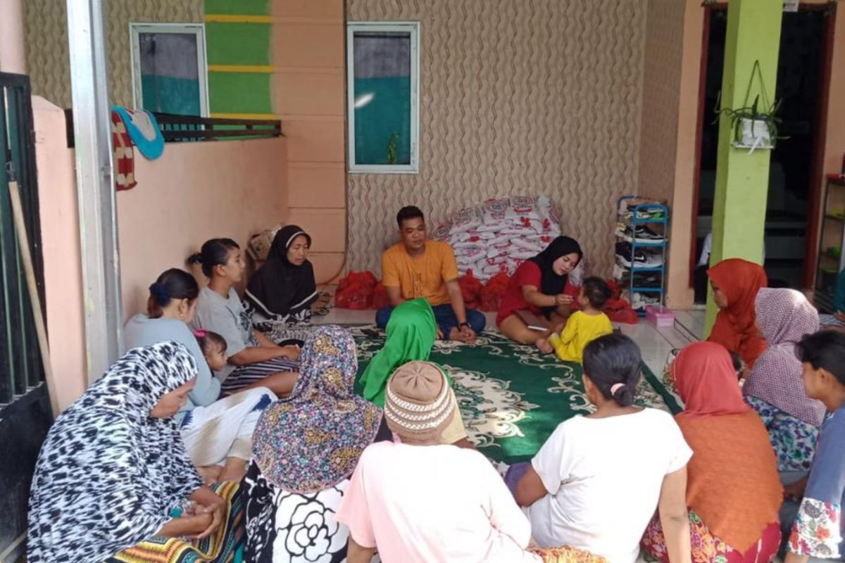 Keluarga DanSatgas FKPPI Langkat  bagi sembako Ramadhan 1443 Hijriah