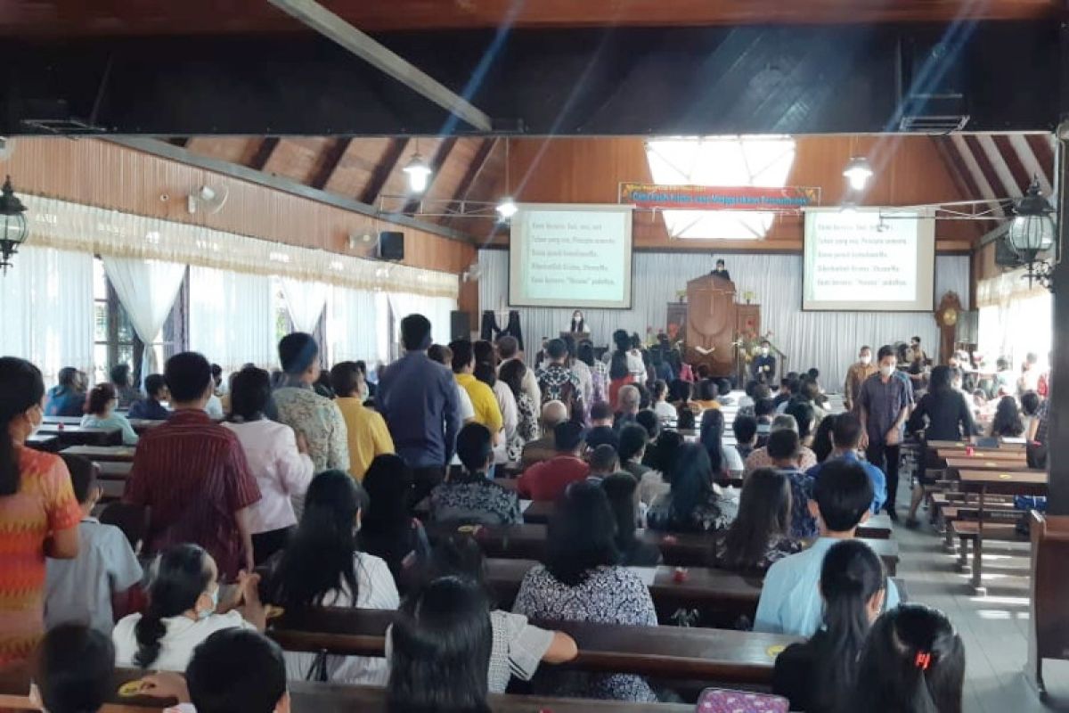 Umat Kristen di Sampit terharu peringatan Jumat Agung lebih meriah