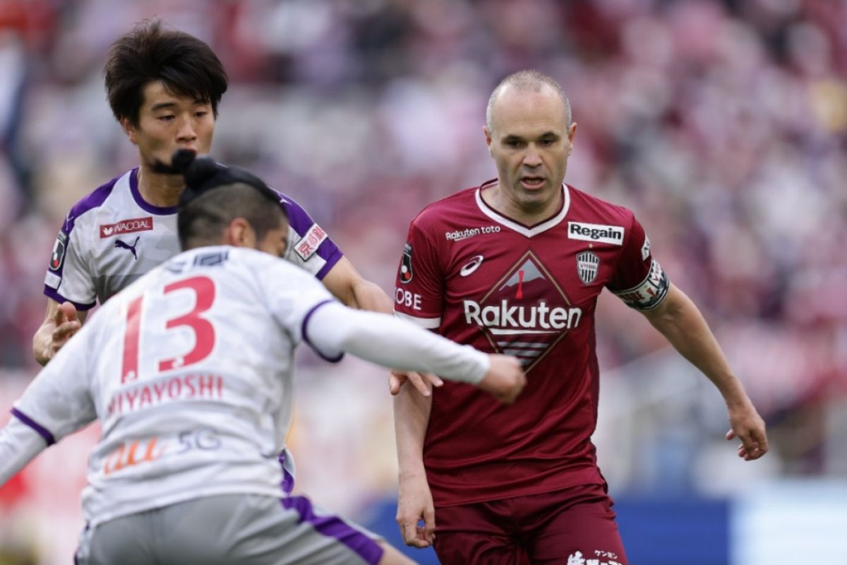 Andres Iniesta kena denda pajak di Jepang