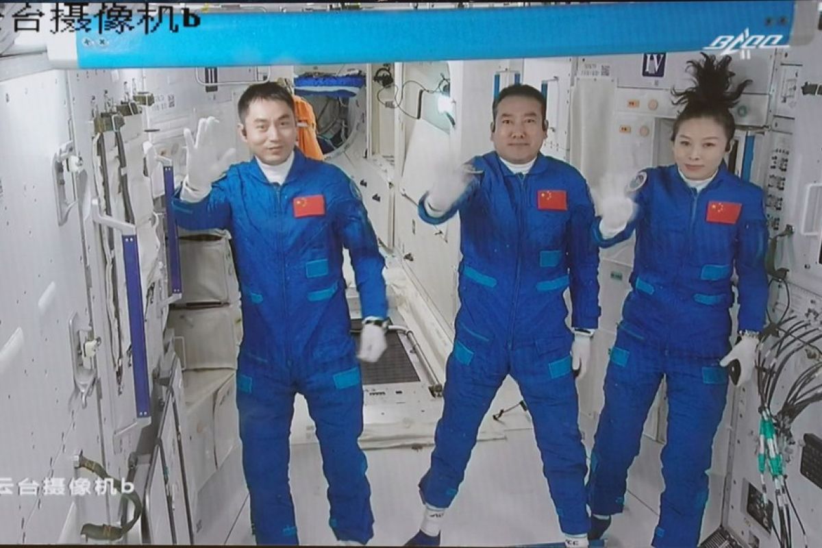 Shenzhou-13 pisahkan diri dari modul inti stasiun luar angkasa Tianhe