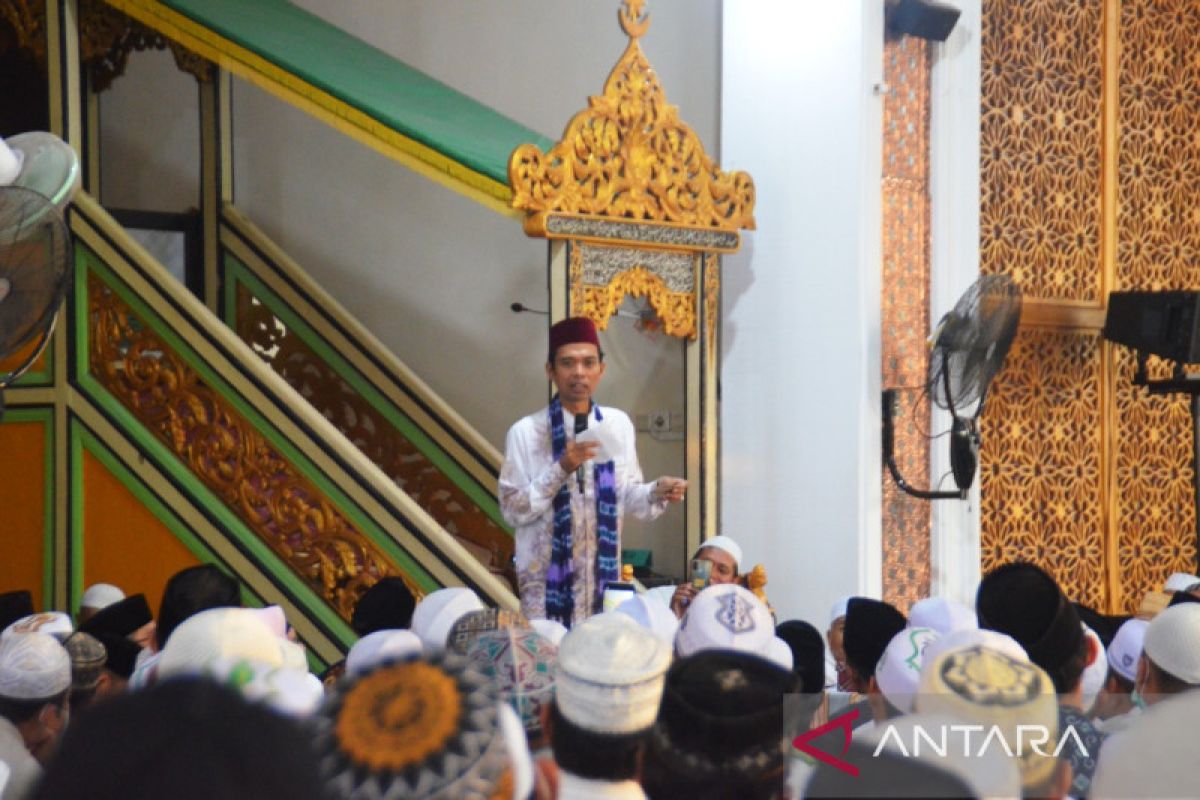 Jamaah padati dakwah subuh UAS di Masjid Agung Al-Anwar Marabahan