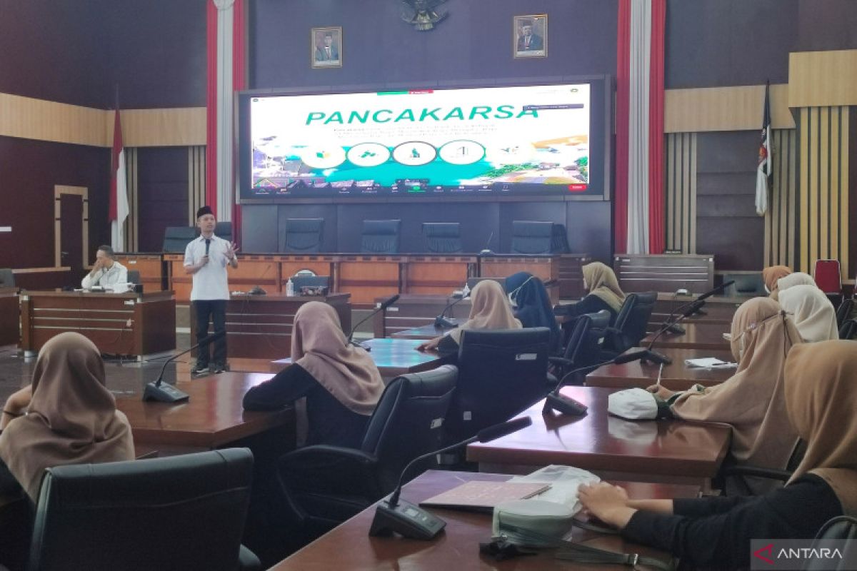 Pemkab Bogor dorong para santri miliki kompetensi khusus hadapi bonus demografi