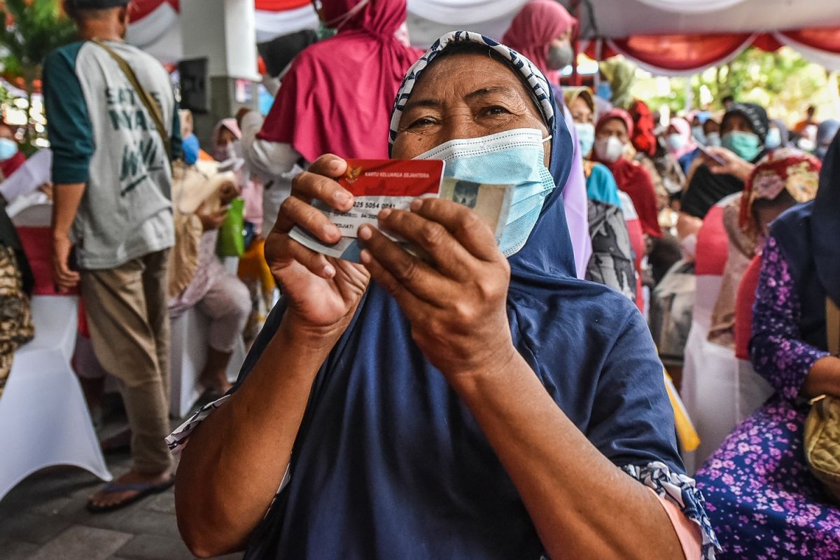 PT Pos target penyaluran BLT minyak goreng di Surabaya sebelum Lebaran