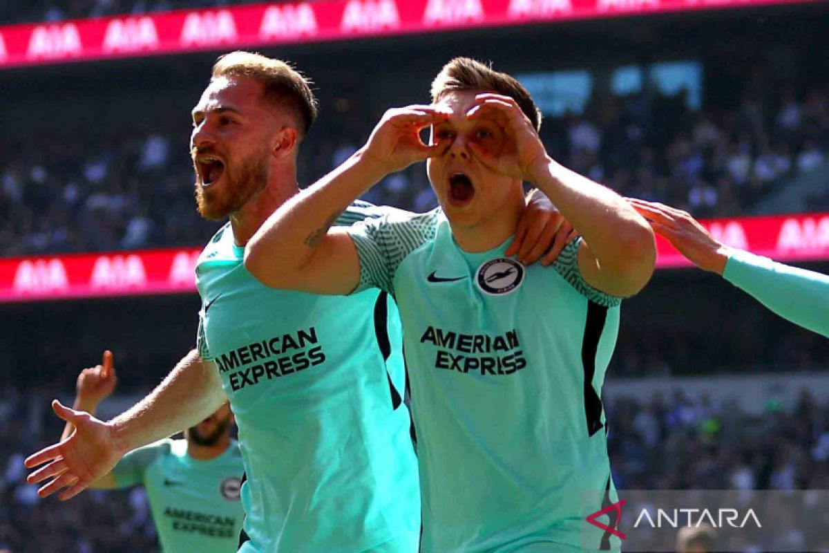 Arsenal resmi rekrut Leandro Trossard dari Brighton and Hove Albion