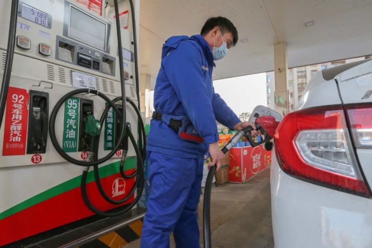 China akan pangkas harga bahan bakar eceran bensin dan solar