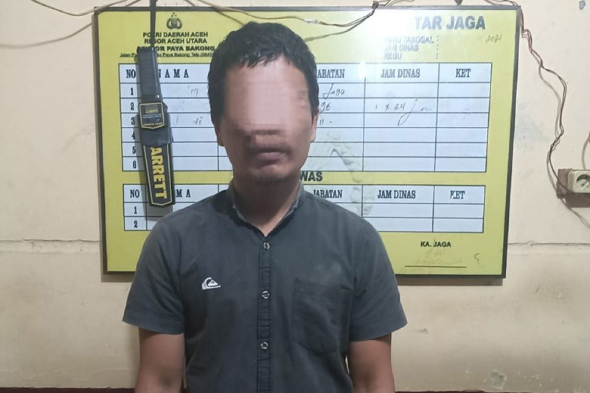 Bisikan gaib, seorang pria bacok warga hingga luka parah