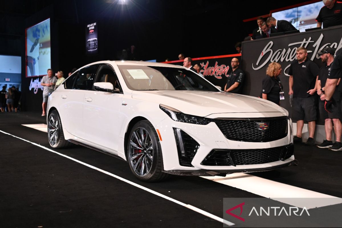 Cadillac CT5-V Blackwing edisi 120 tahun laku Rp3,5 miliar