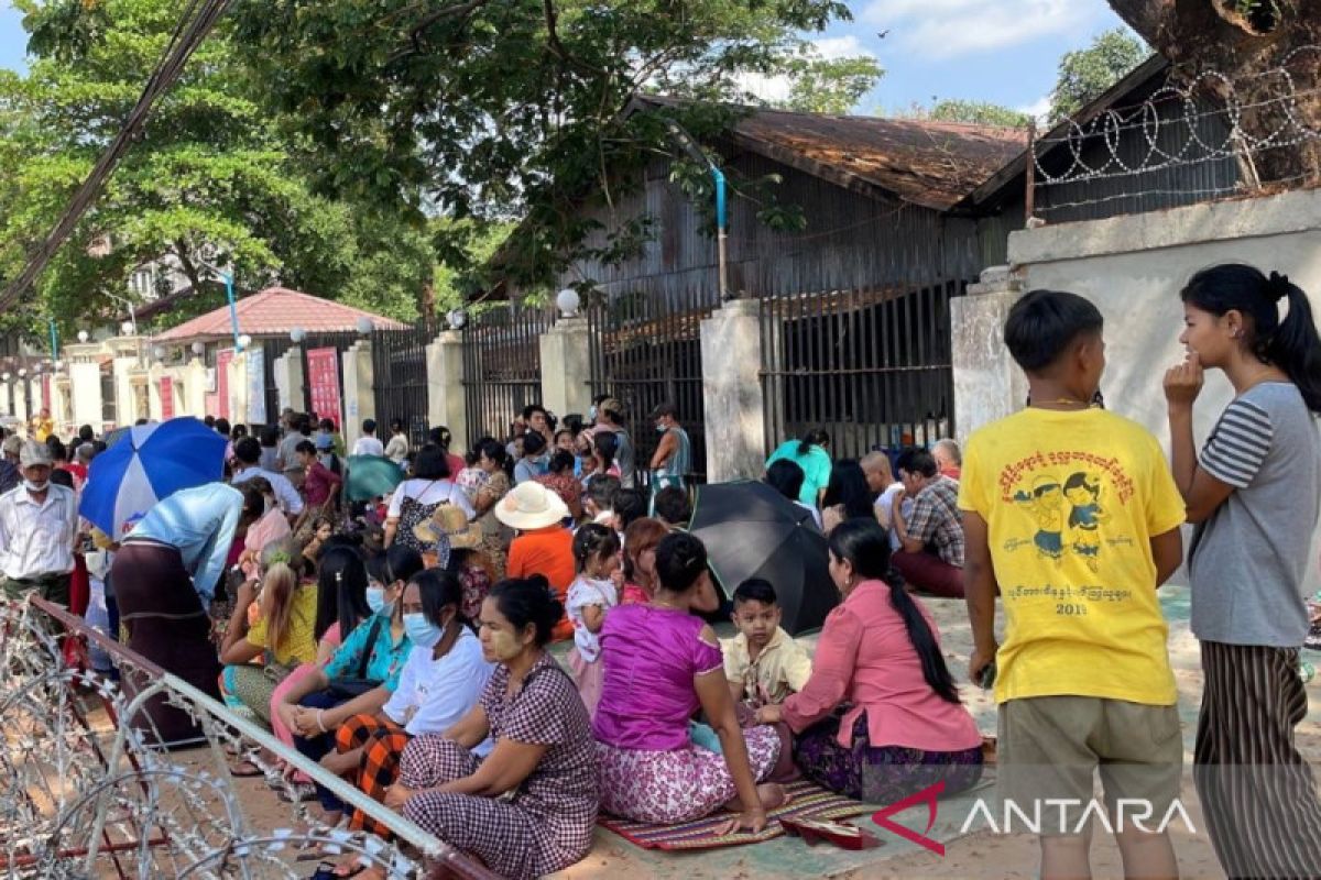 Paket berisi bom meledak di penjara Myanmar, delapan orang tewas