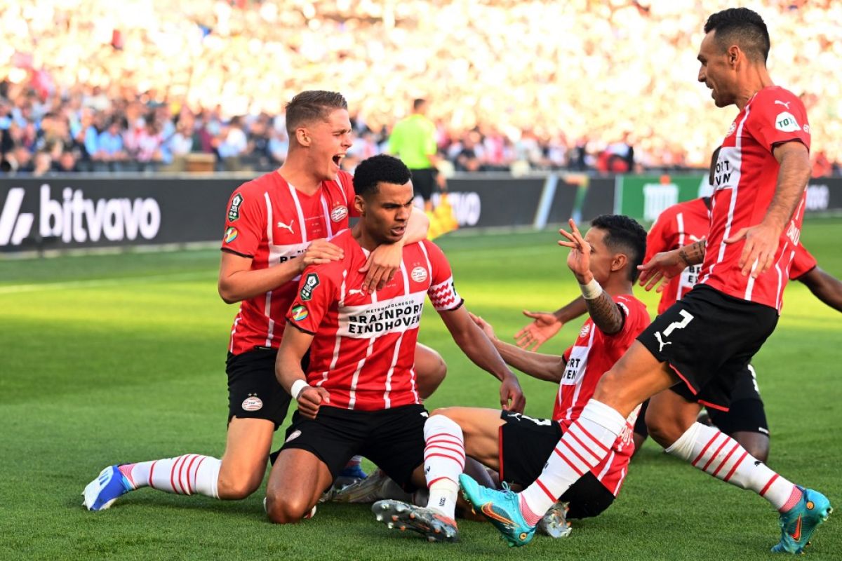 Tumbangkan Ajax 2-1,  PSV Eindhoven juara Piala Belanda