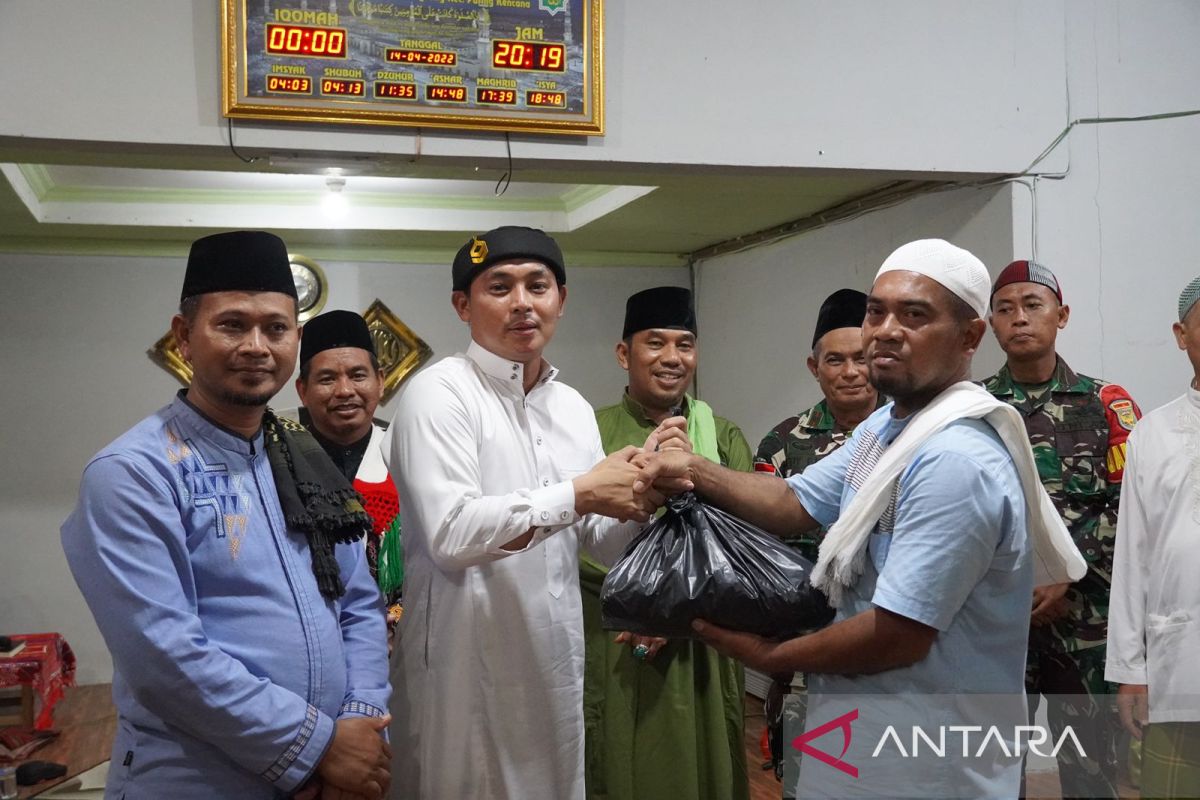 Wakil Bupati Kapuas Hulu safari Ramadhan ke daerah perbatasan Indonesia