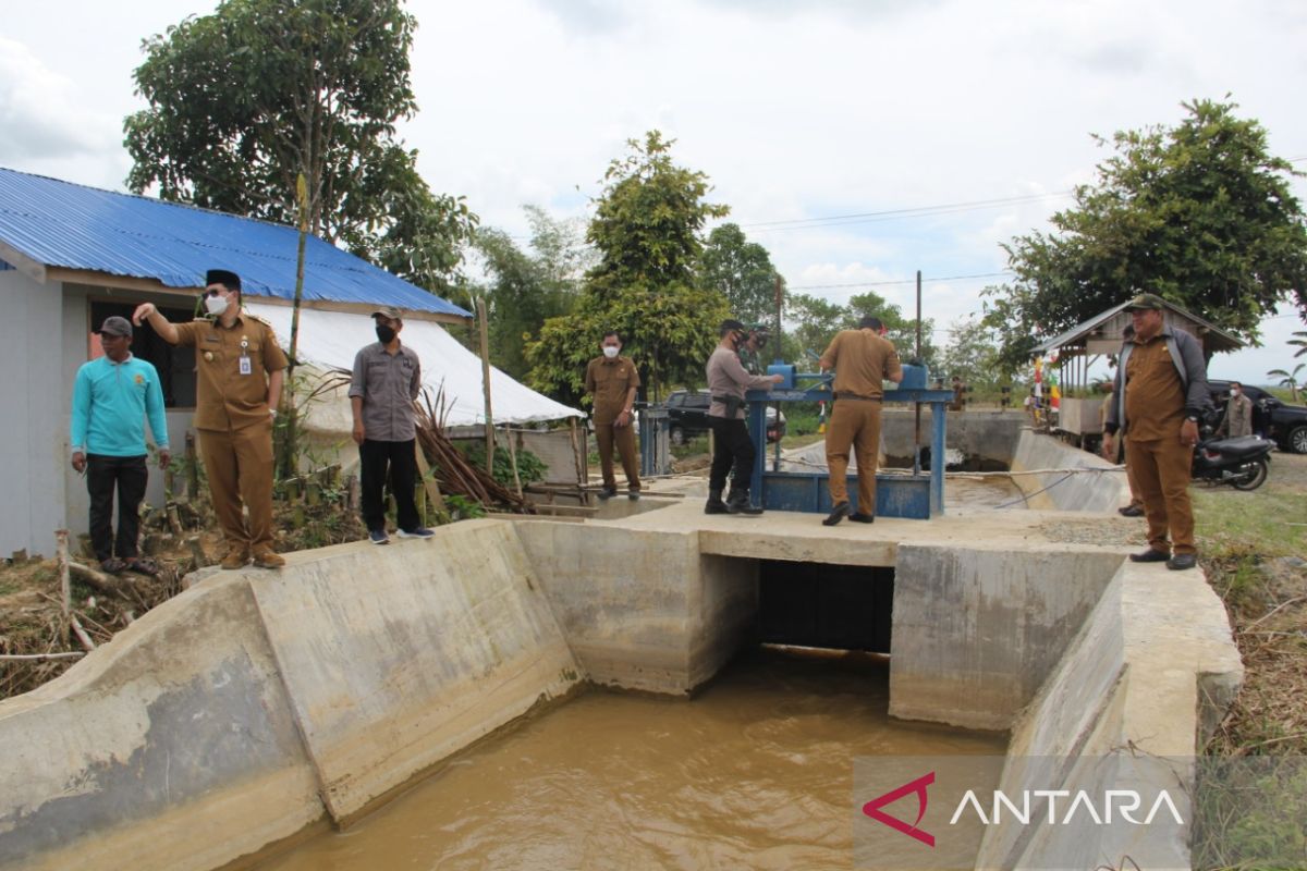 Dinas PUPR selesaikan pembangunan irigasi program IPDMIP di tiga desa