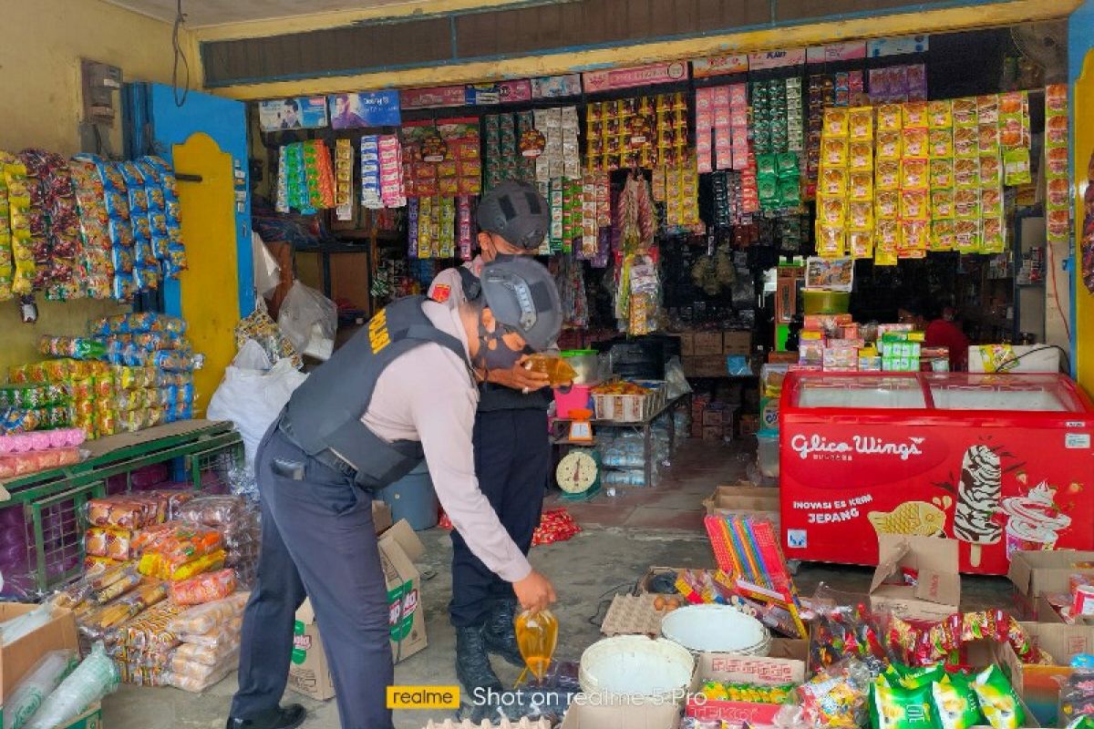 Sat Samapta Polres Batubara cek ketersediaan minyak goreng di pasar