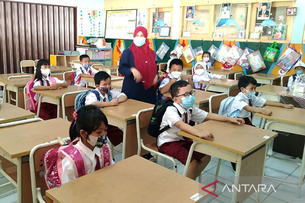 Ministry offers new program to add 40 thousand new teachers