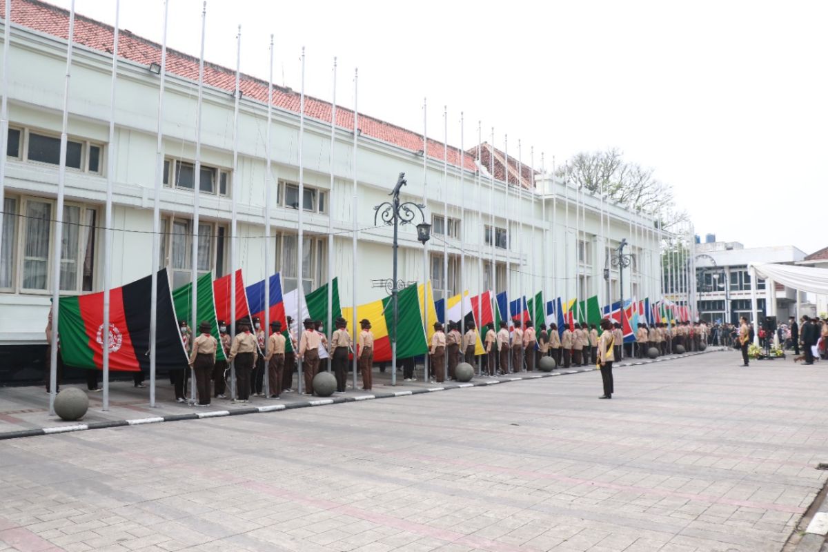 Peringatan 67 tahun KAA, 110 bendera dikibarkan