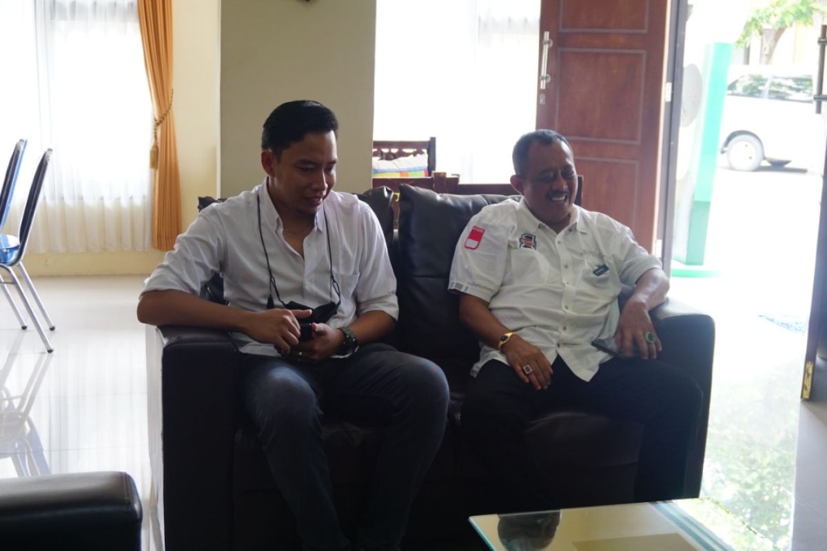 Strategi guru SMK Negeri 12 Surabaya melestarikan tarian Nusantara