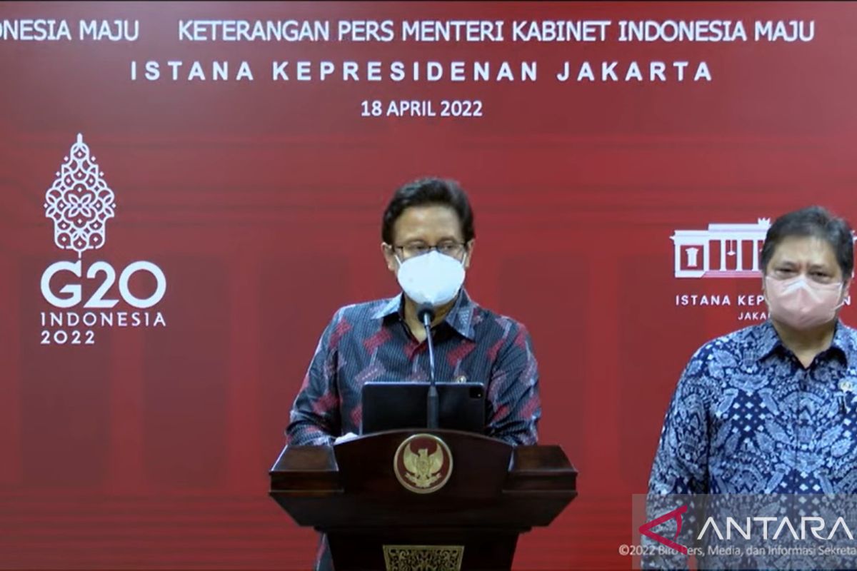 Continue wearing masks despite decline in cases: Minister