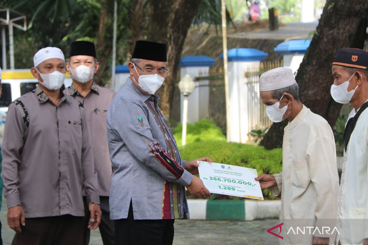 Pemkab HSS salurkan zakat melalui Baznas