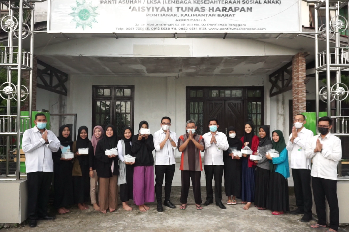 BPJamsostek Cabang Pontianak lakukan kegiatan TJSL di Ramadhan 1443 H