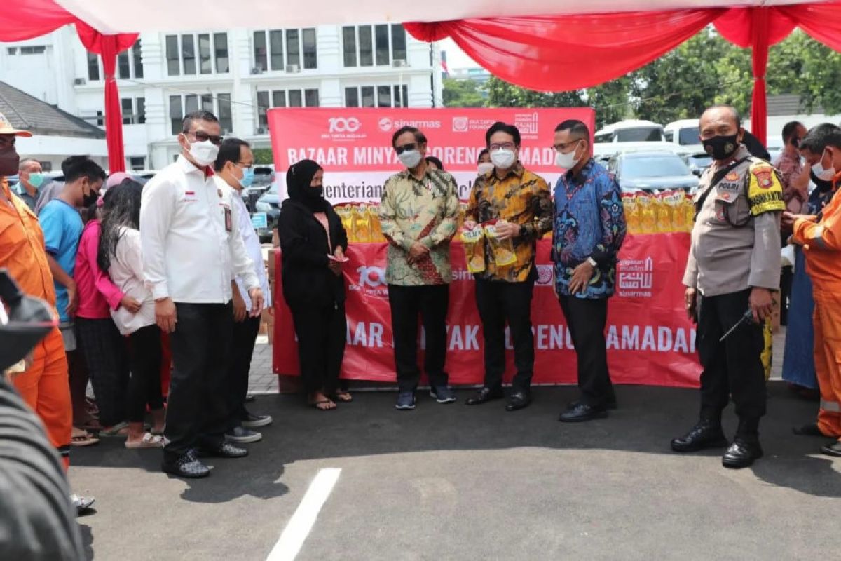 Sinar Mas  gelar bazar minyak goreng kemasan untuk masyarakat